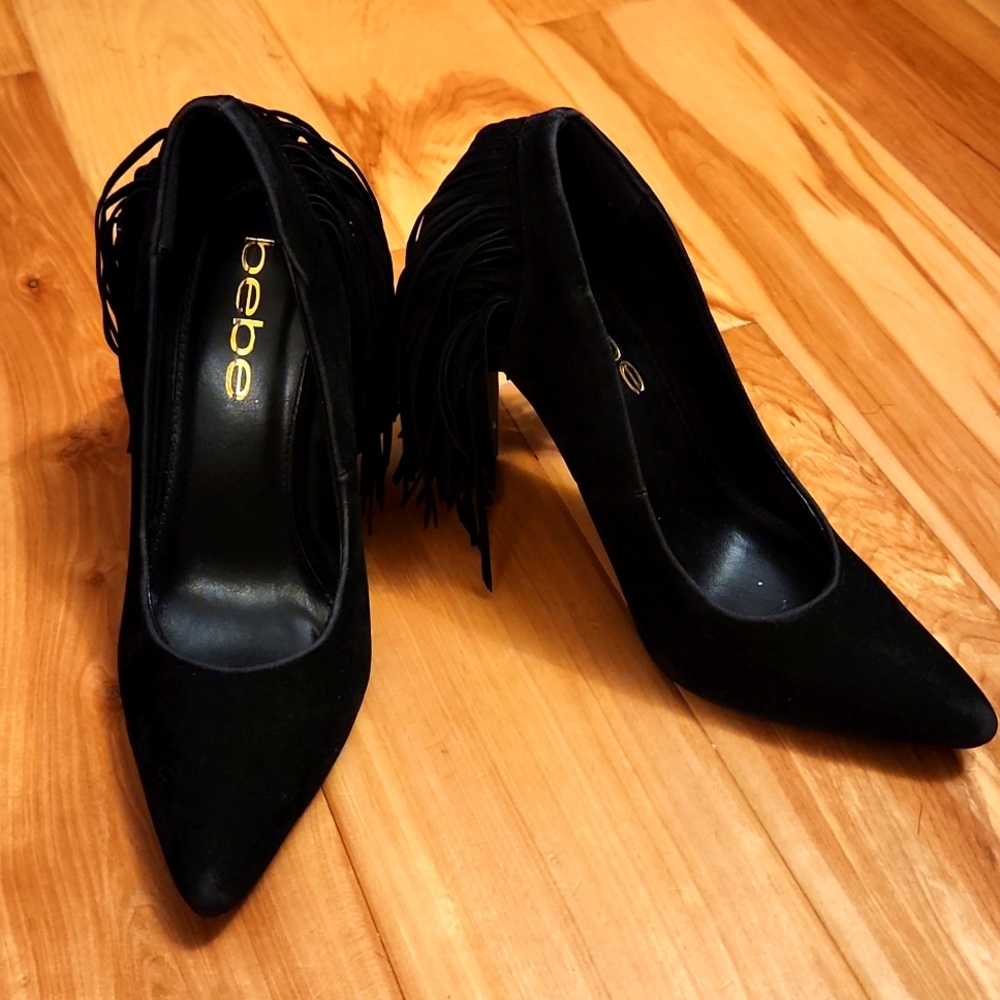 CUTE HEELS - Bebe BlackPointed toe Pumps with fringe EUC